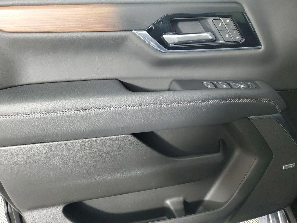 used 2025 GMC Yukon car, priced at $74,627