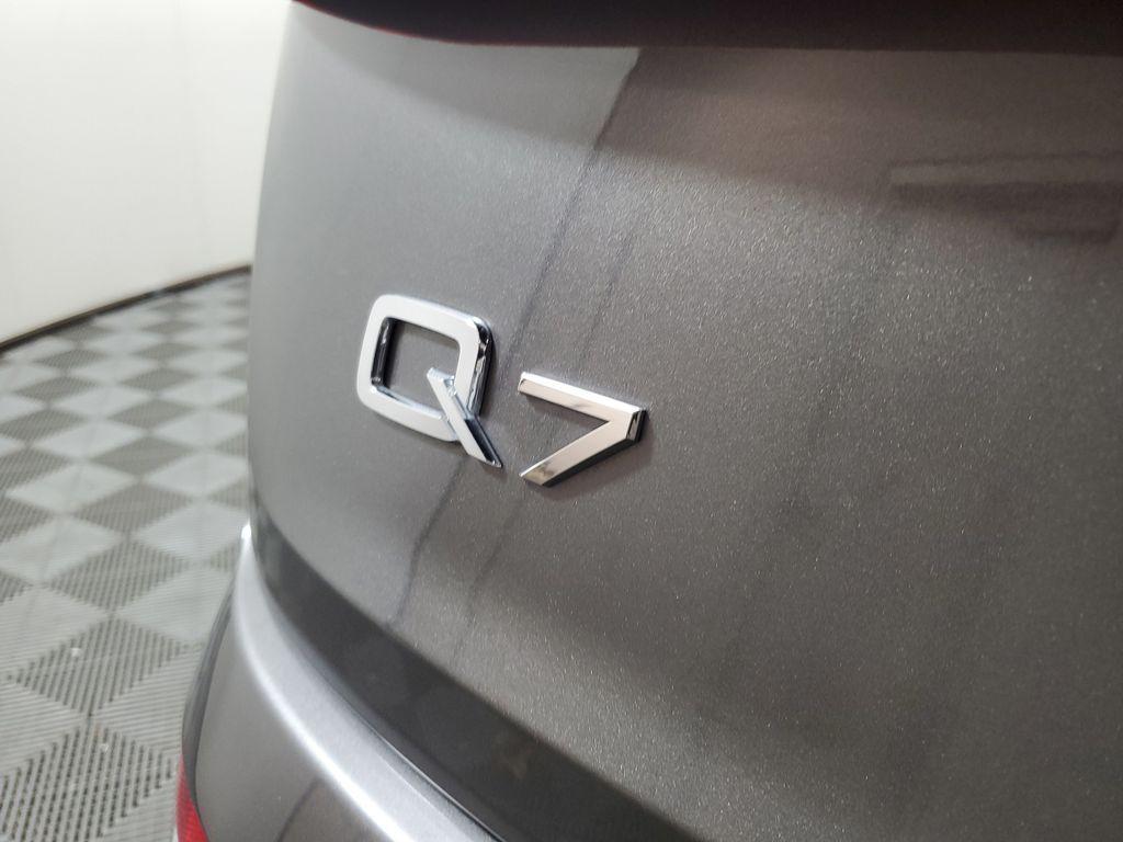 used 2021 Audi Q7 car, priced at $26,549