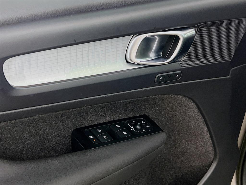 used 2022 Volvo XC40 car, priced at $24,549