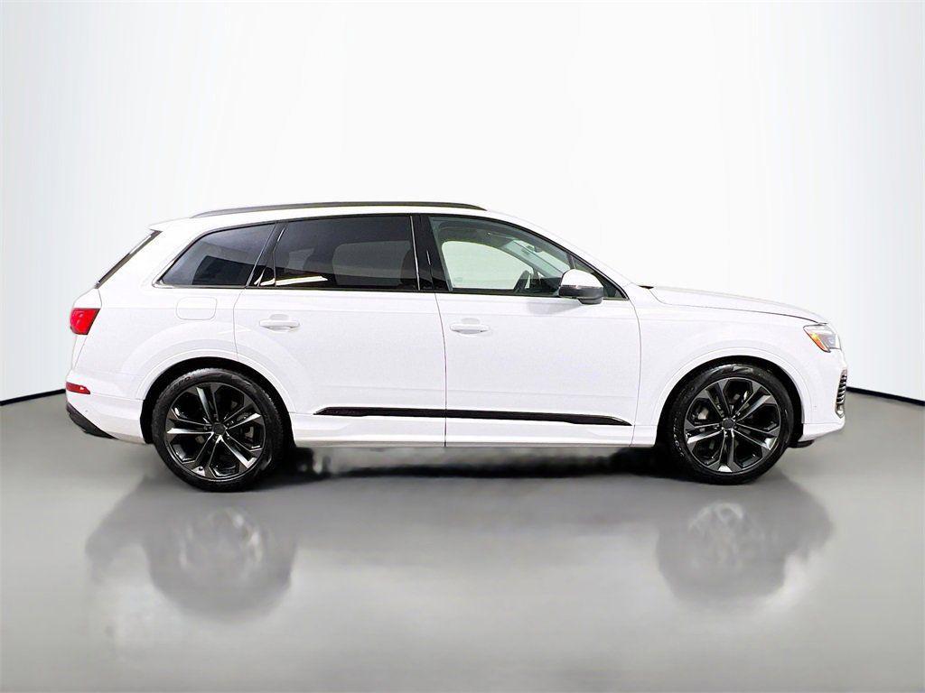 new 2026 Audi Q7 car, priced at $75,055