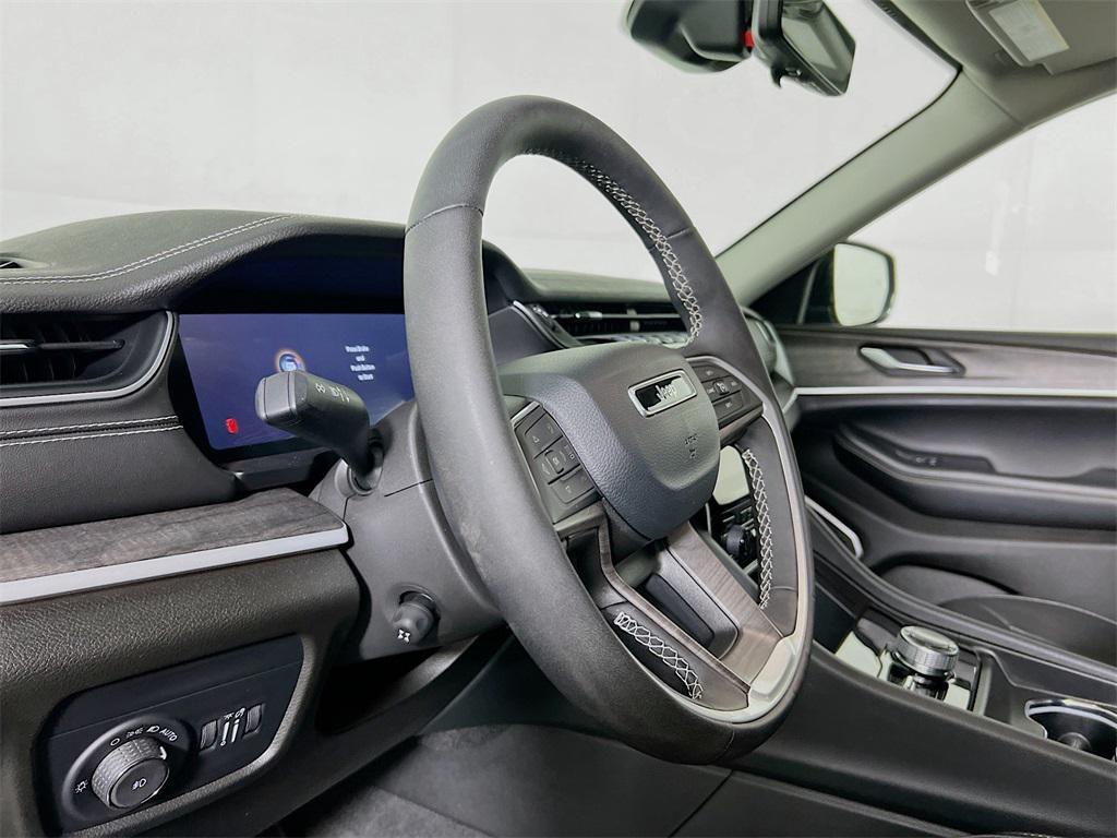 used 2023 Jeep Grand Cherokee car, priced at $33,949