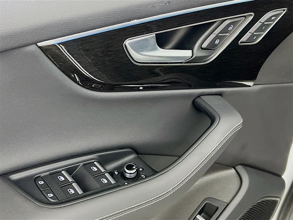 used 2025 Audi Q7 car, priced at $50,365