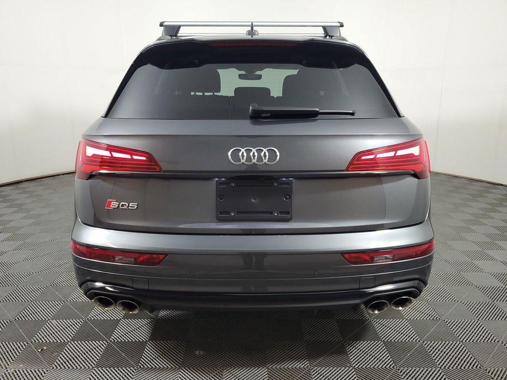 Audi SQ5 view 5