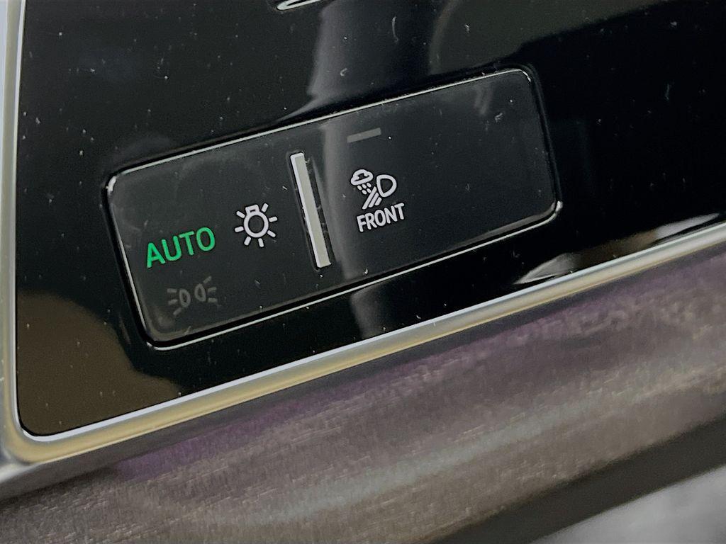 new 2026 Audi Q7 car, priced at $75,055