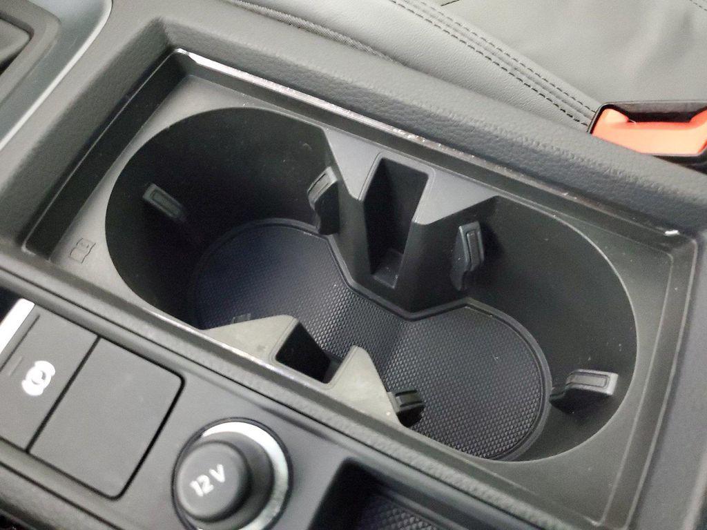 Audi Q3 view 31