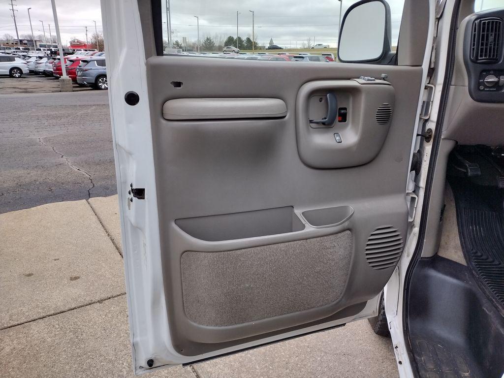 used 2000 Chevrolet Express 1500 car, priced at $4,500