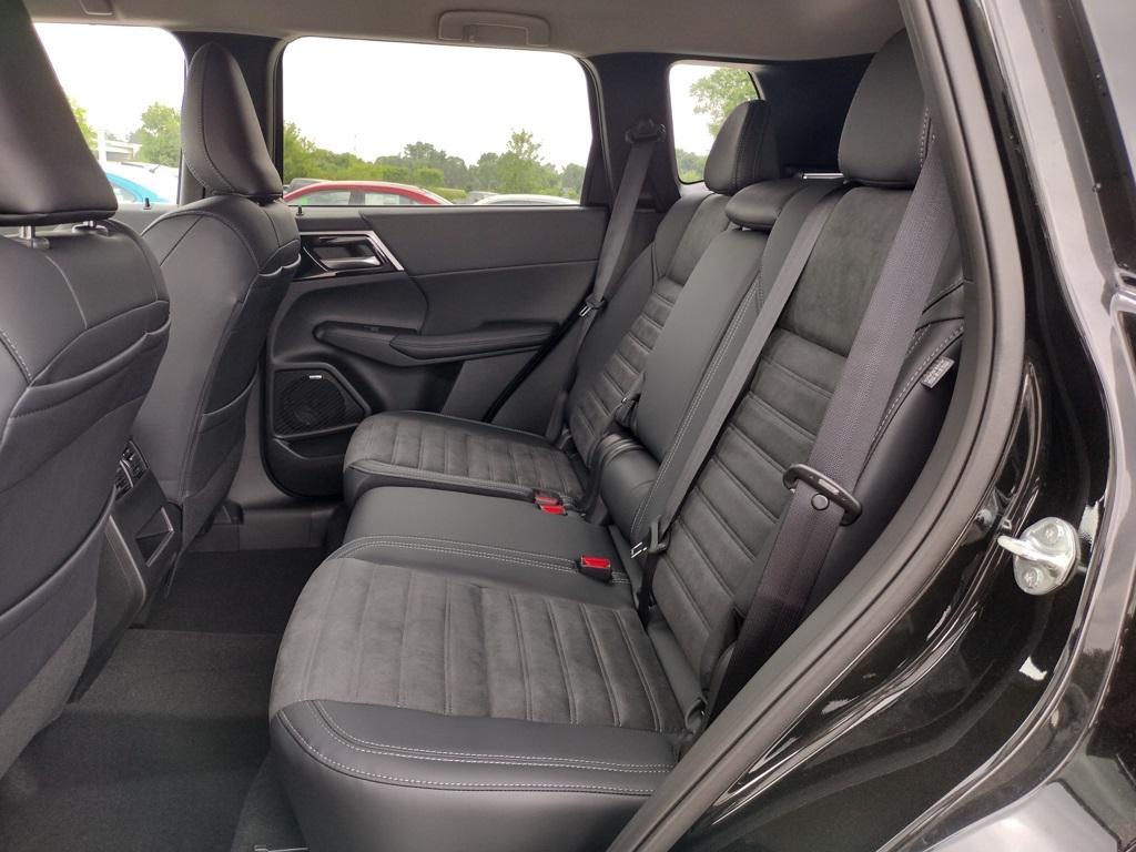 new 2025 Mitsubishi Outlander car, priced at $35,500