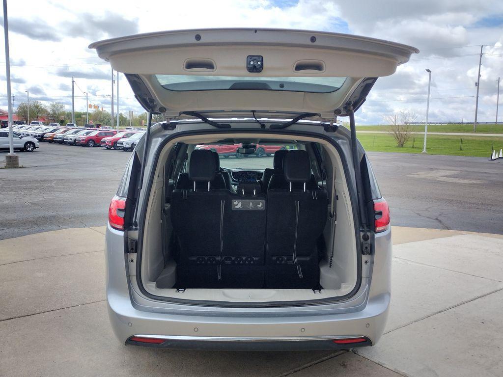 used 2021 Chrysler Pacifica car, priced at $15,750
