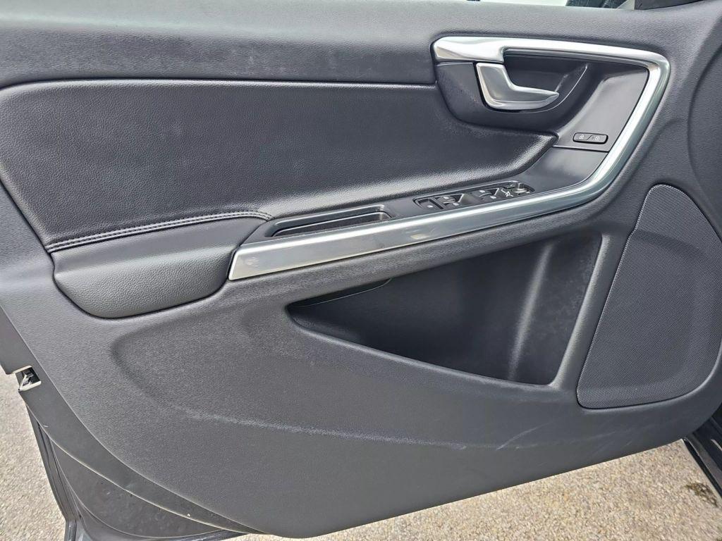 used 2015 Volvo V60 car, priced at $9,899