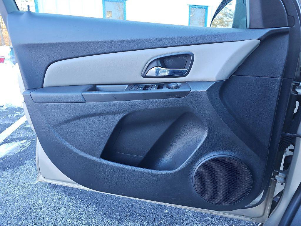 used 2014 Chevrolet Cruze car, priced at $6,499