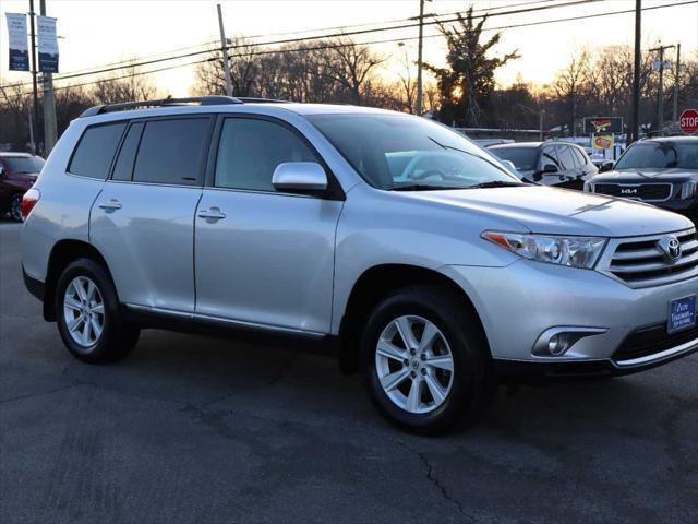 used 2013 Toyota Highlander car, priced at $15,995