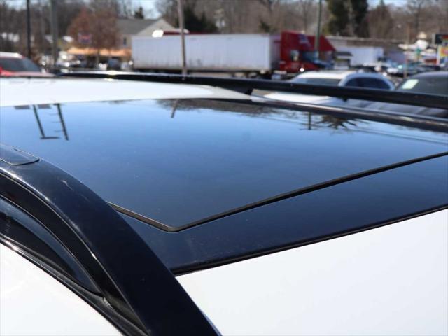 used 2018 Land Rover Discovery car, priced at $16,995