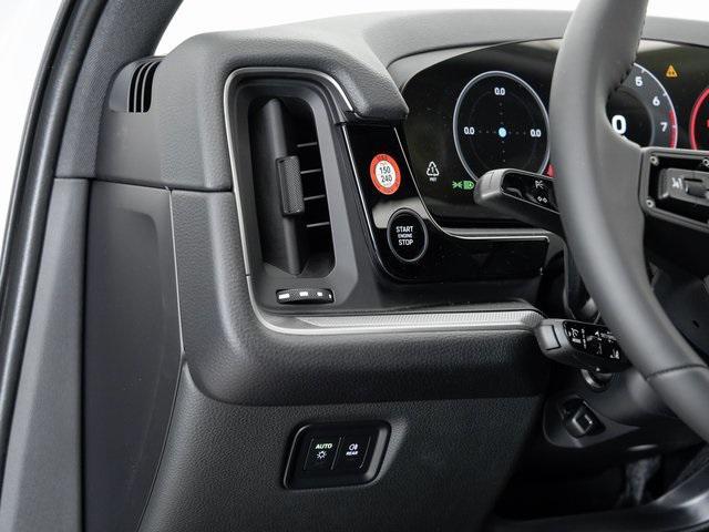 new 2025 Porsche Cayenne car, priced at $106,495