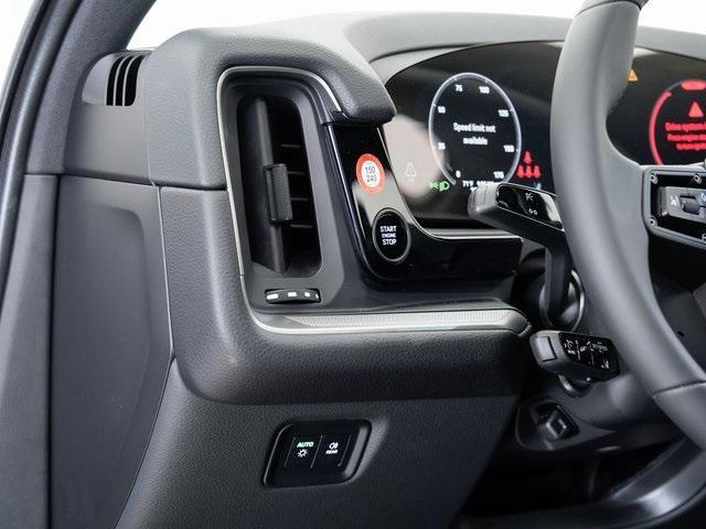 new 2025 Porsche Cayenne car, priced at $107,285