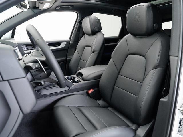 new 2025 Porsche Cayenne car, priced at $107,285