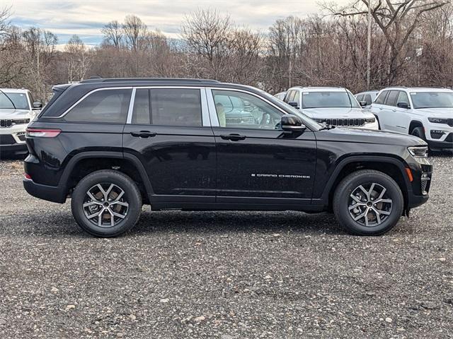 new 2025 Jeep Grand Cherokee car, priced at $46,881