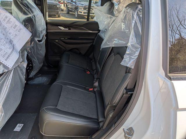new 2026 Jeep Grand Cherokee car, priced at $46,850