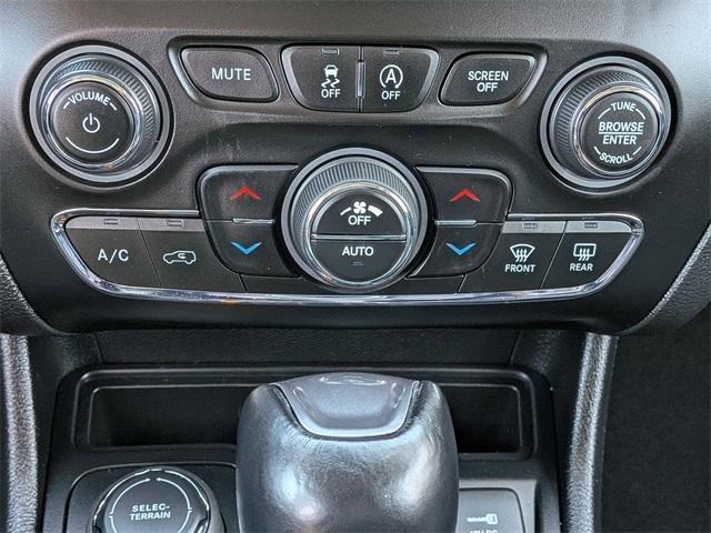 used 2021 Jeep Cherokee car, priced at $25,177