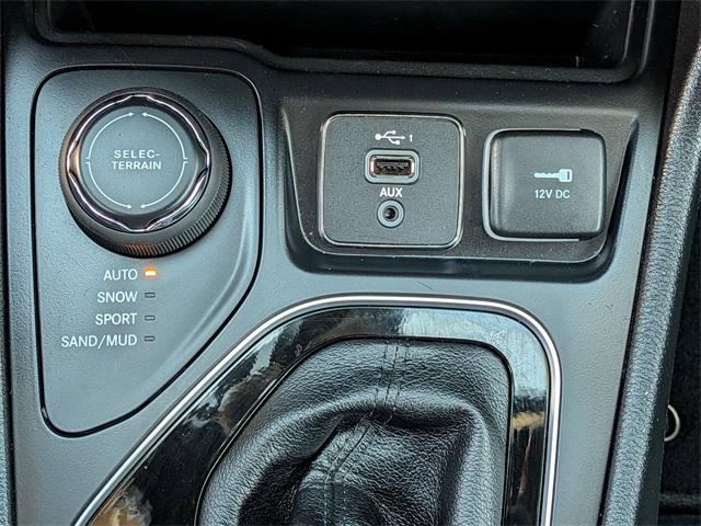 used 2021 Jeep Cherokee car, priced at $25,177