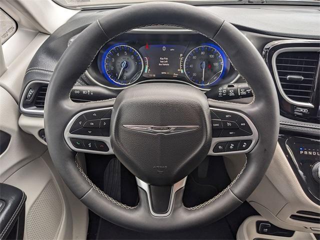 used 2023 Chrysler Pacifica car, priced at $33,562