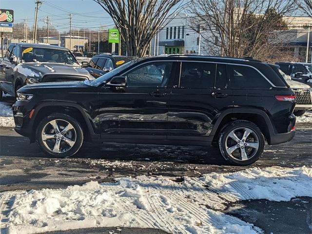 used 2022 Jeep Grand Cherokee car, priced at $31,357