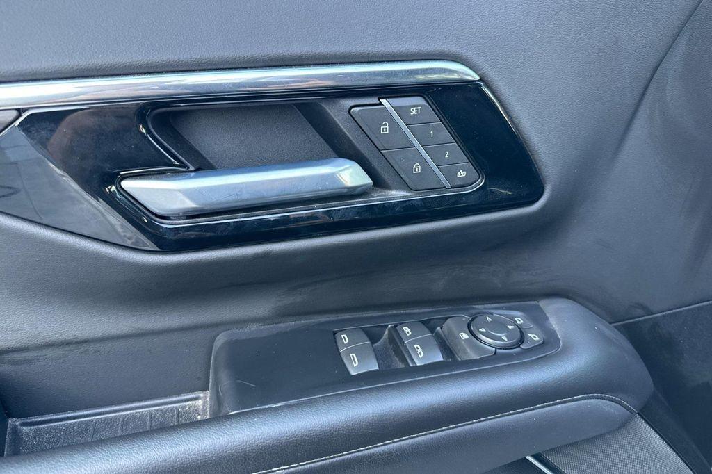 used 2025 Chevrolet Tahoe car, priced at $67,289