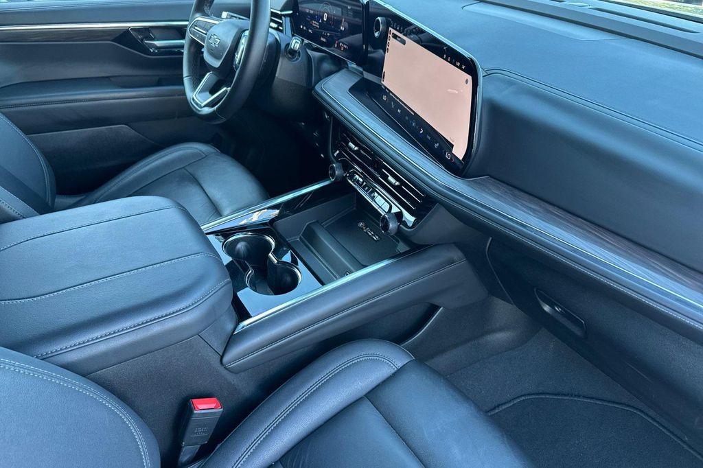 used 2025 Chevrolet Tahoe car, priced at $67,289