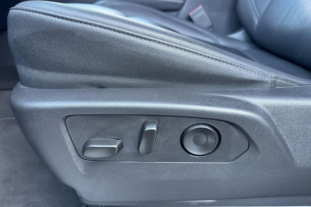 used 2025 Chevrolet Tahoe car, priced at $67,289