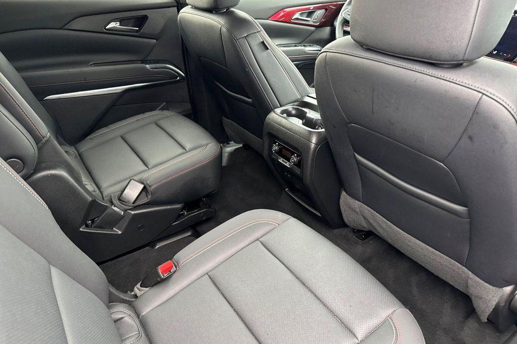 used 2025 Chevrolet Traverse car, priced at $41,873