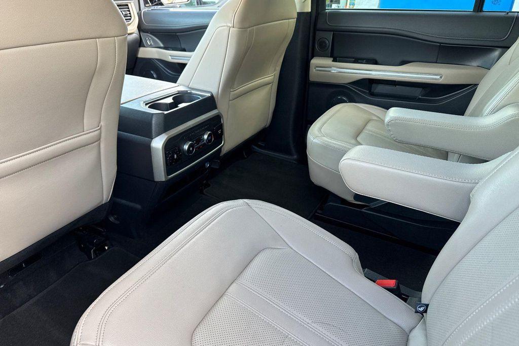 used 2024 Ford Expedition car, priced at $40,997