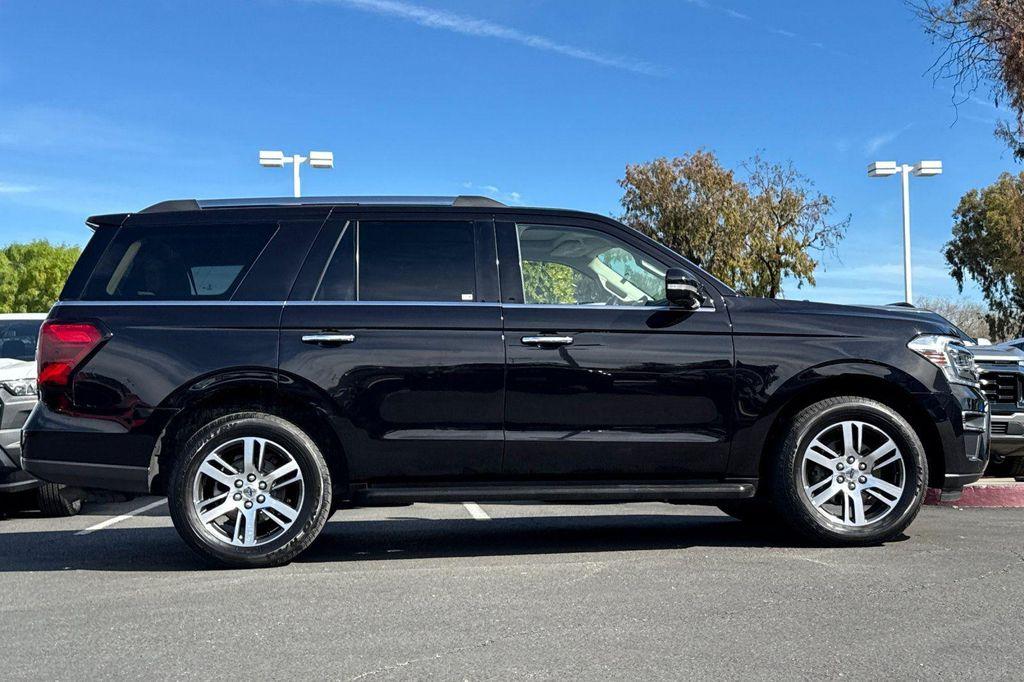 used 2024 Ford Expedition car, priced at $40,997