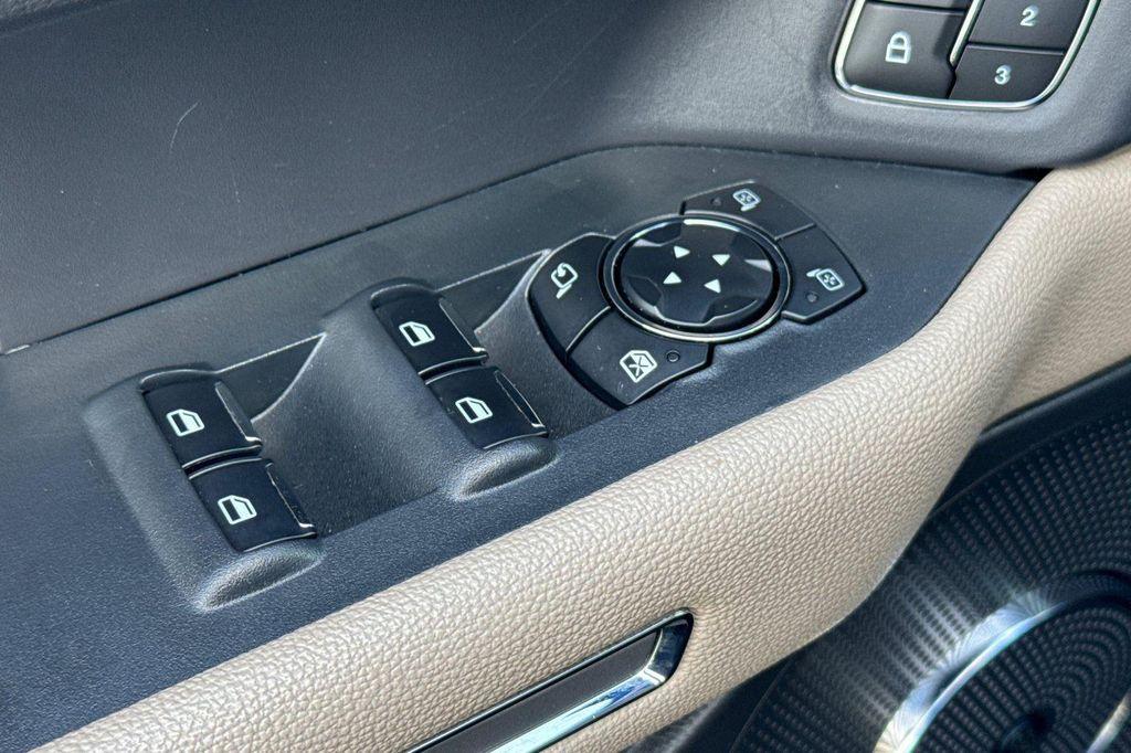 used 2024 Ford Expedition car, priced at $40,997