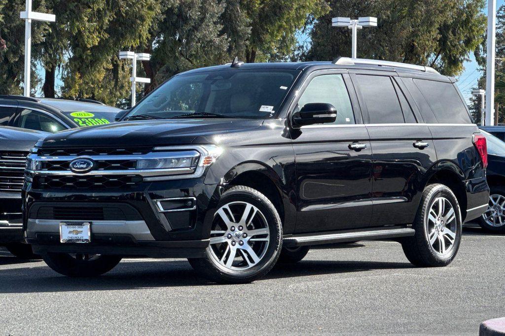 used 2024 Ford Expedition car, priced at $40,997