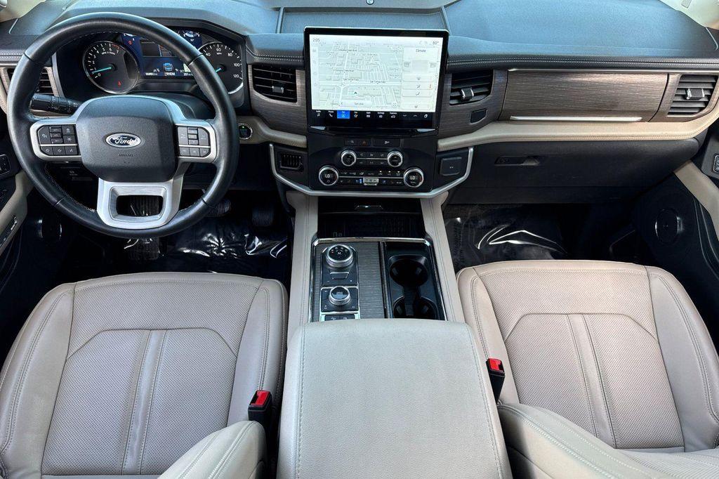 used 2024 Ford Expedition car, priced at $40,997