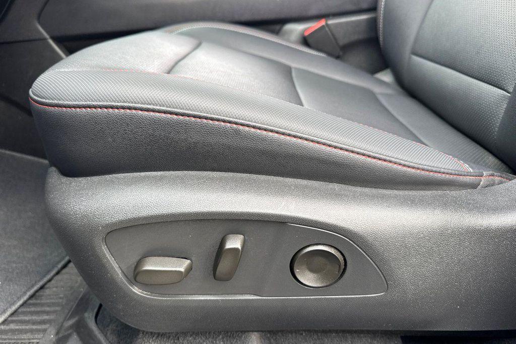 used 2025 Chevrolet Traverse car, priced at $47,253