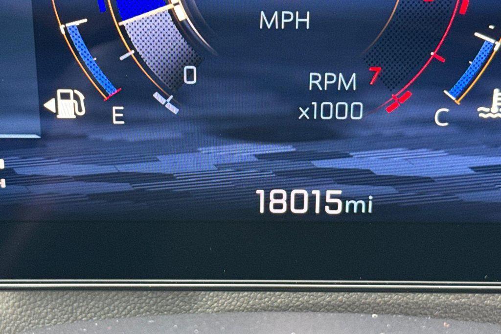 used 2025 Chevrolet Traverse car, priced at $47,253