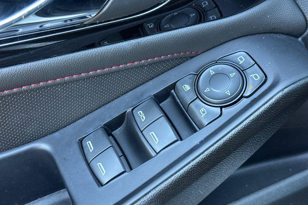 used 2023 Chevrolet Traverse car, priced at $37,677