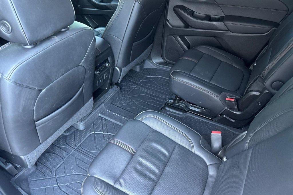 used 2023 Chevrolet Traverse car, priced at $37,677