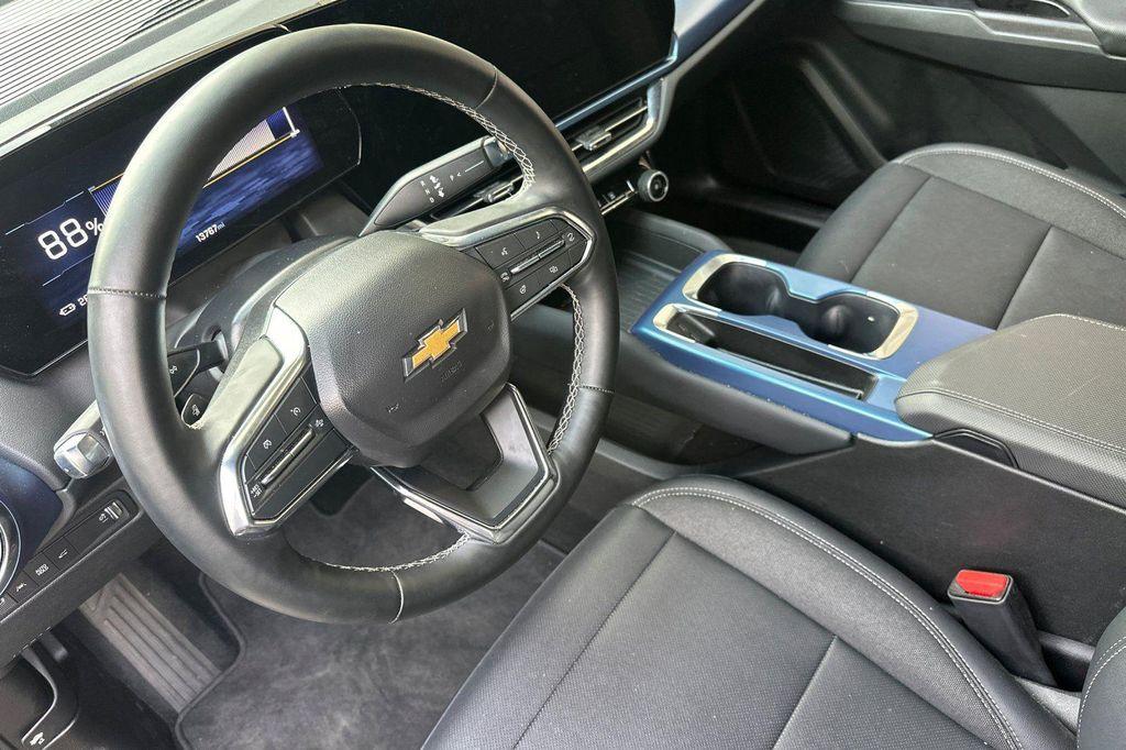 used 2025 Chevrolet Equinox EV car, priced at $23,774