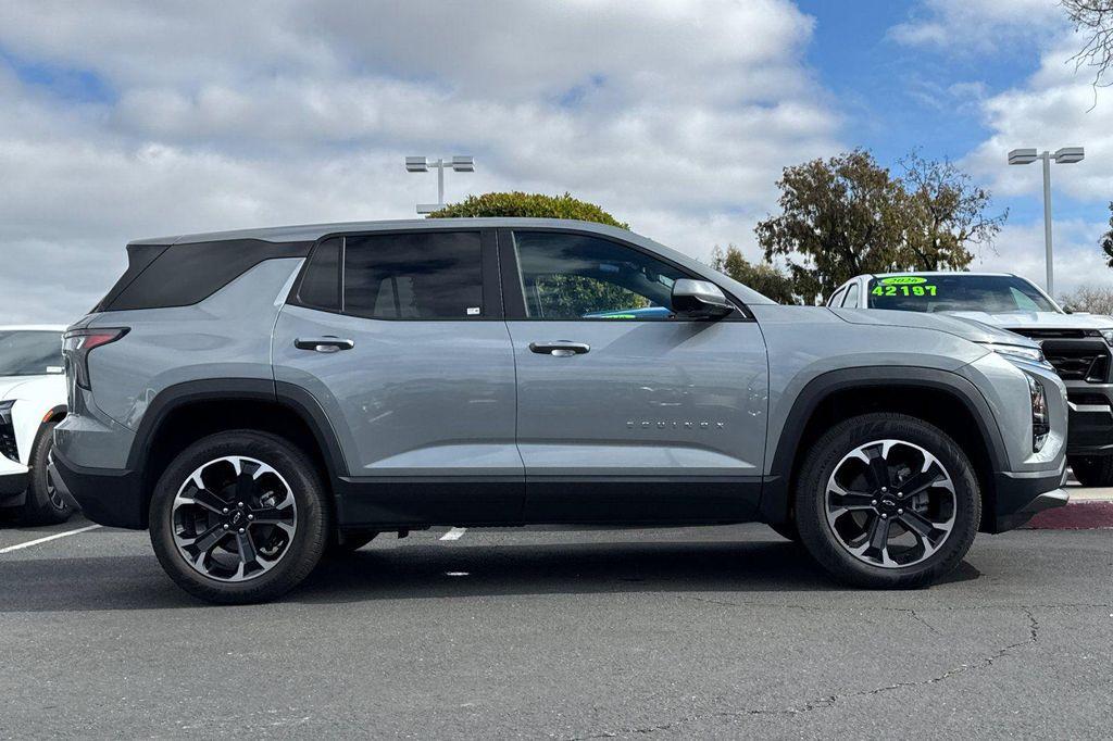 used 2026 Chevrolet Equinox car, priced at $28,326