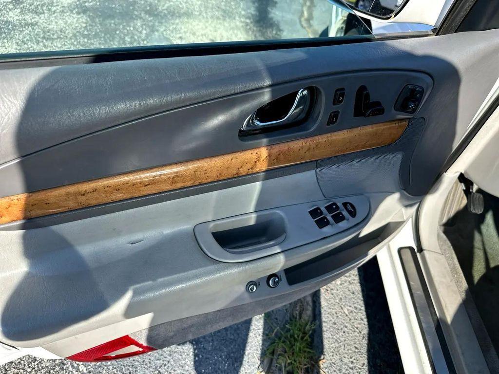 used 1998 Lincoln Continental car, priced at $8,495