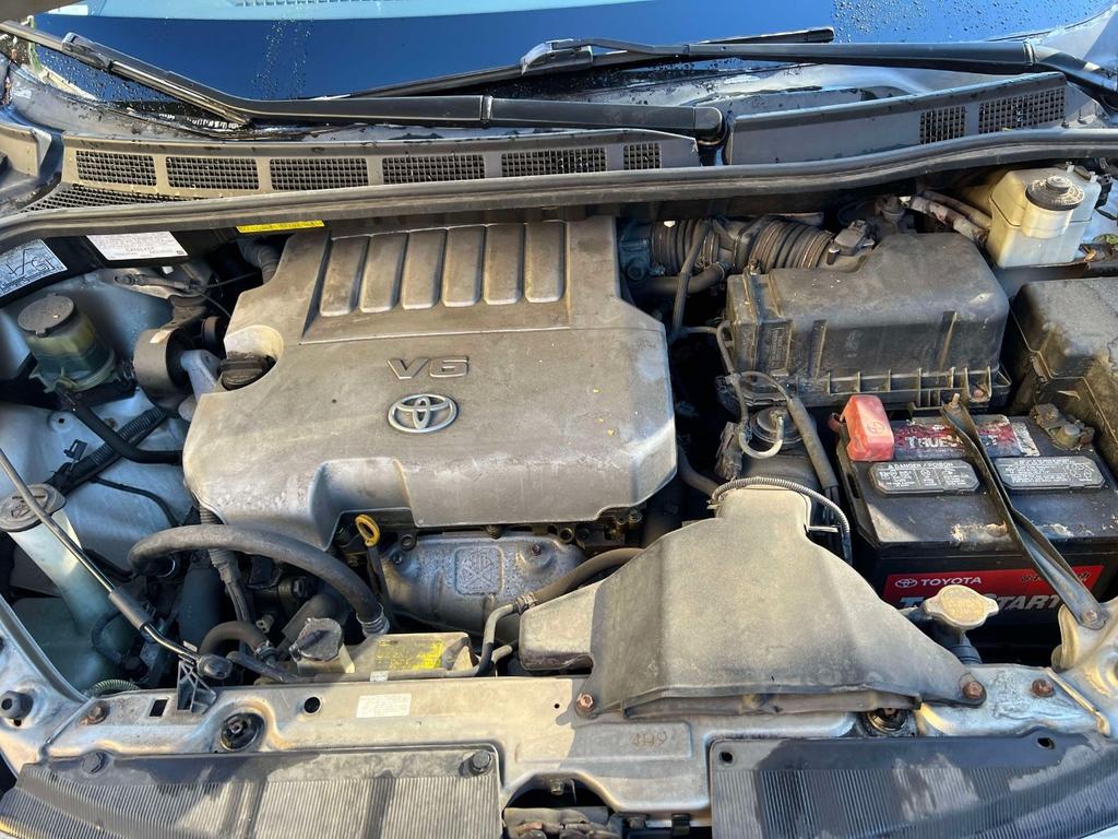 used 2007 Toyota Sienna car, priced at $6,900