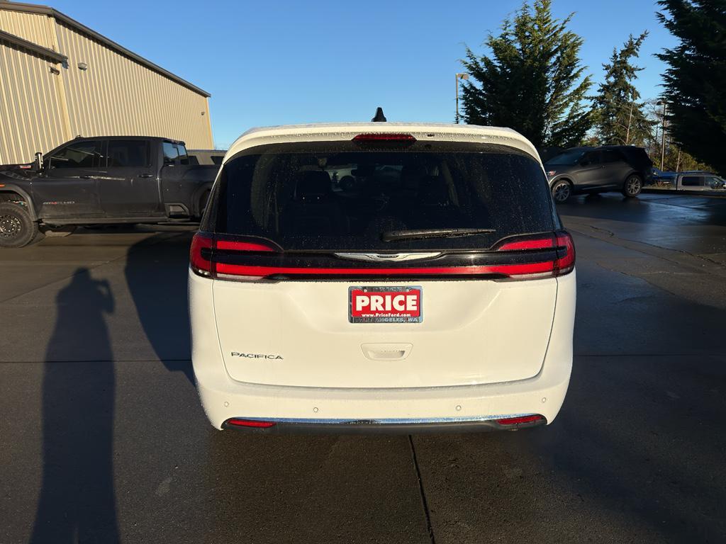 used 2024 Chrysler Pacifica car, priced at $31,999