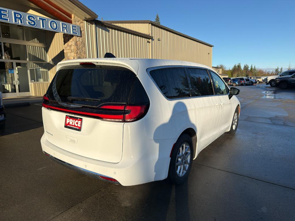 used 2024 Chrysler Pacifica car, priced at $31,999
