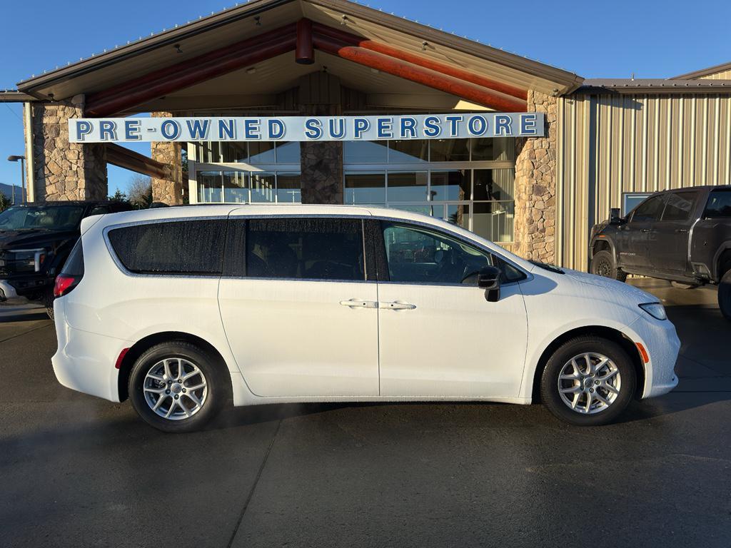 used 2024 Chrysler Pacifica car, priced at $31,999
