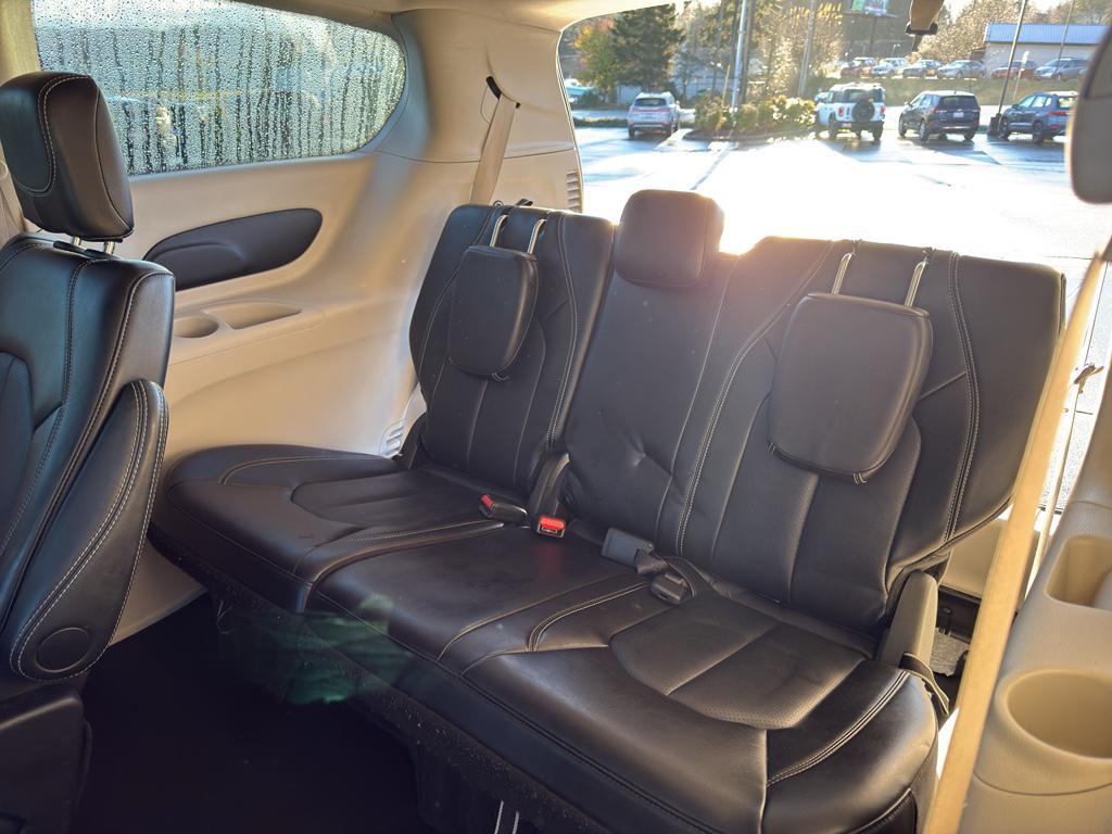 used 2024 Chrysler Pacifica car, priced at $31,999