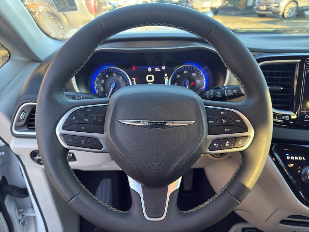 used 2024 Chrysler Pacifica car, priced at $31,999
