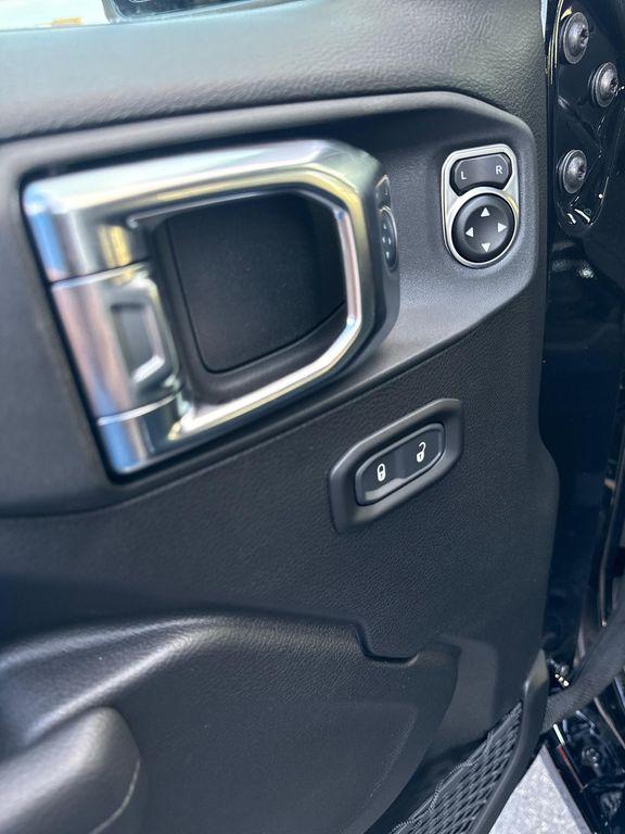 new 2026 Jeep Gladiator car, priced at $53,940