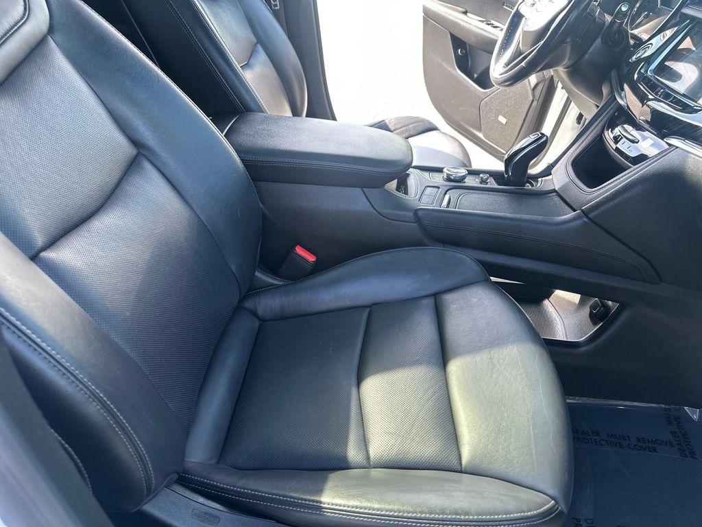 used 2022 Cadillac XT6 car, priced at $31,074