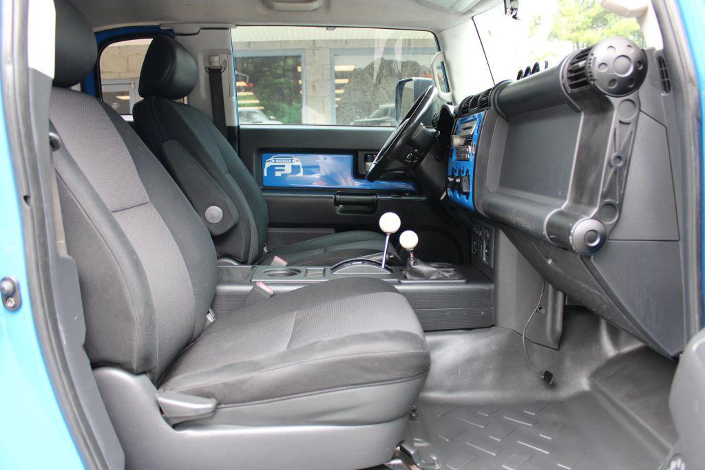 used 2007 Toyota FJ Cruiser car, priced at $13,898